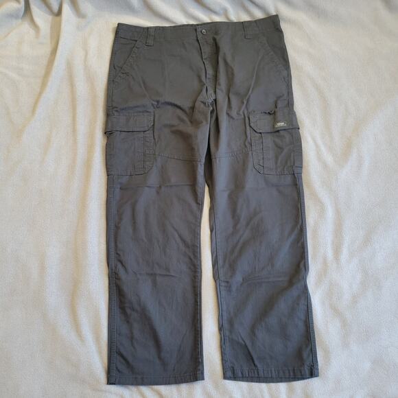 Wrangler Other - WRANGLER Jeans Mens 40x30 Black RELAXED FIT CARGO Pockets Five Star Premium